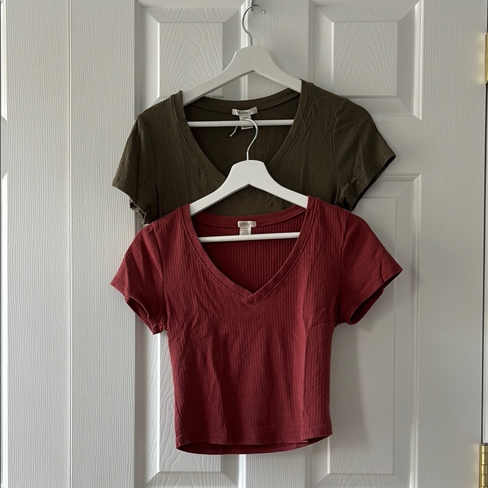 V-Neck Ribbed Women Crop Tops - Red and Olive